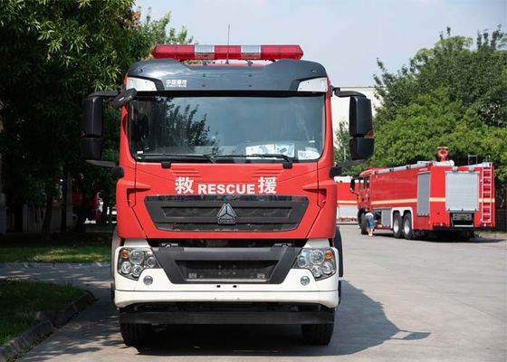 Sinotruk HOWO 8T 水と泡の消防トラック 品質の良い専門車両 中国工場